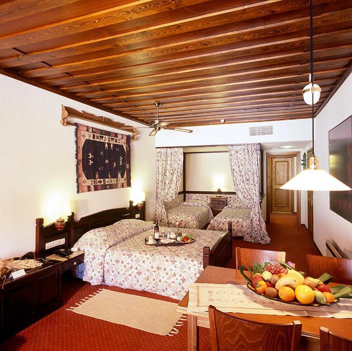 Hotel Spa Montana Karpenisi Bagian luar foto